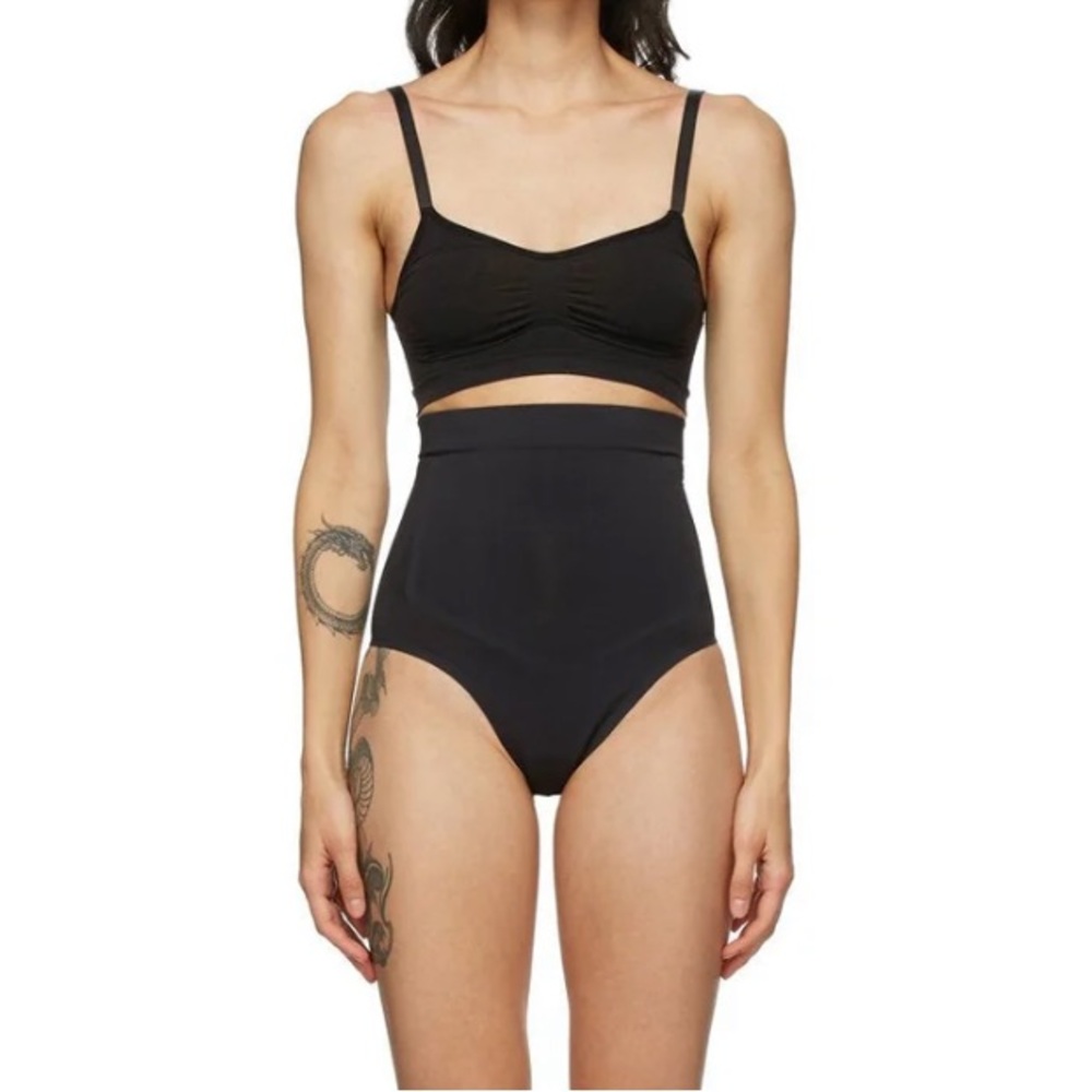 Black Contour Bonded High Waisted Thong | Skims